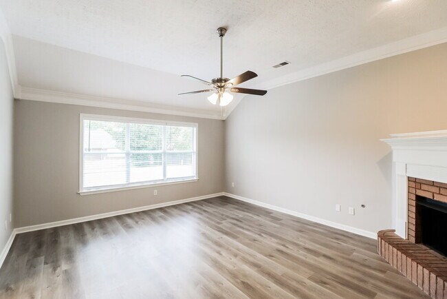 Building Photo - 6411 Braybourne Pl