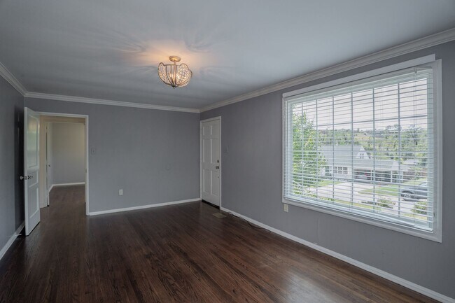 Building Photo - Cozy Updated Kingwood Home with 3 Bedrooms