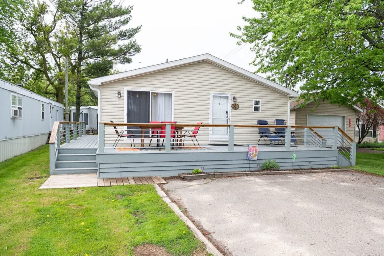 Building Photo - 6558 River St