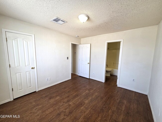 Building Photo - 2304 Tierra Serena Rd