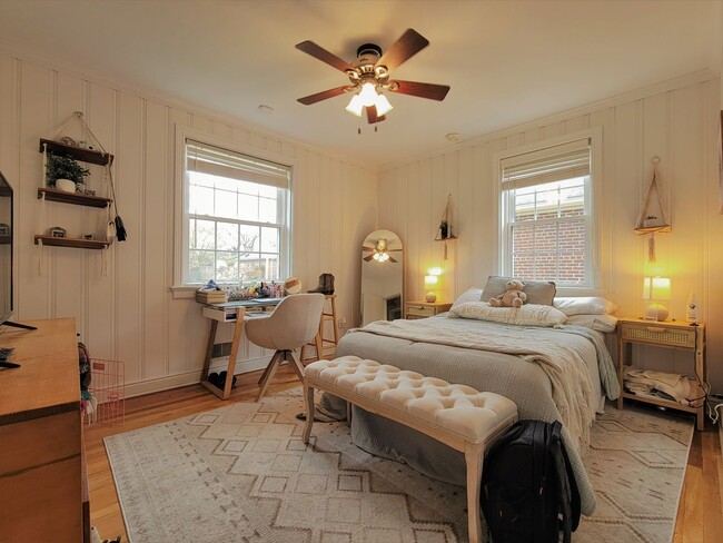 Building Photo - Remodeled 4 bedroom 2 full brick bath cape...