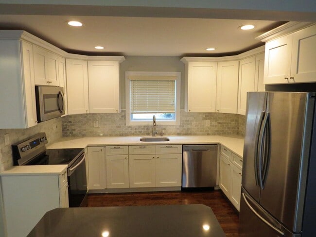 Building Photo - Spoil Yourself!!