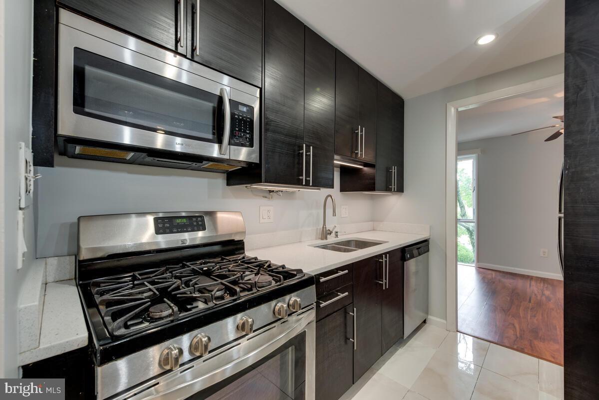 Building Photo - 7312 Donnell Pl