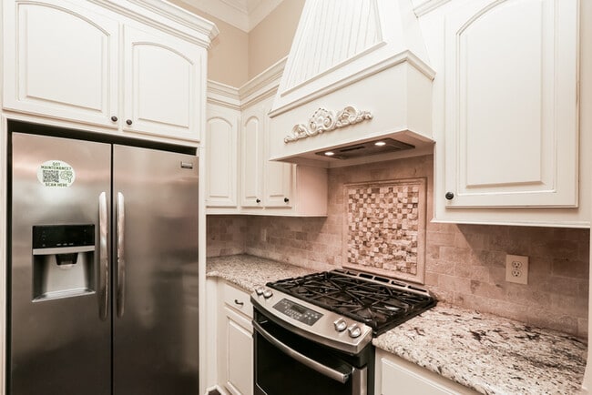 Building Photo - 331 Greengate Cir