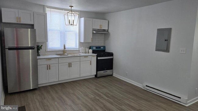 Building Photo - 5434 Arlington St