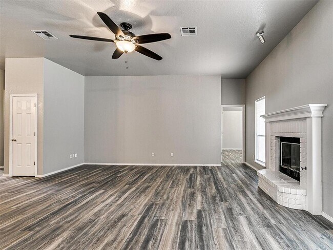 Building Photo - 2700 NW 161st Cir