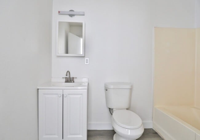 Building Photo - 1417 E Southern Ave