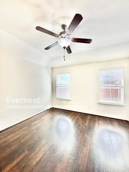 Building Photo - 12176 Walden Wood Dr