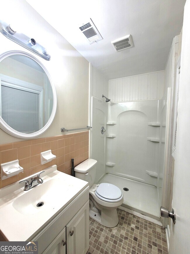 Building Photo - 421 Willow Ave