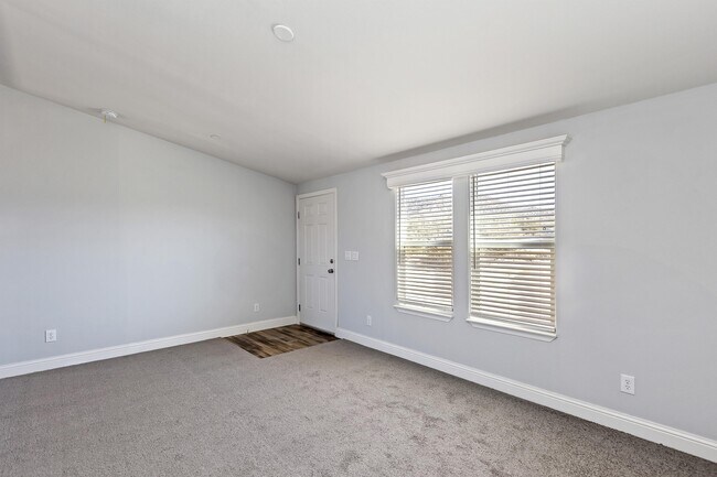Building Photo - 60661 Chalet Dr