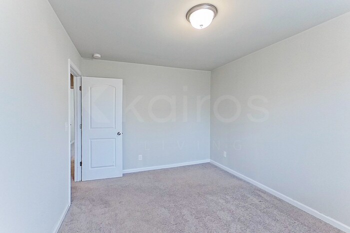 Building Photo - 828 Dove Tree Ln