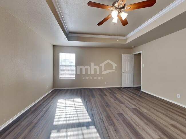 Building Photo - 114 Fontana Albero