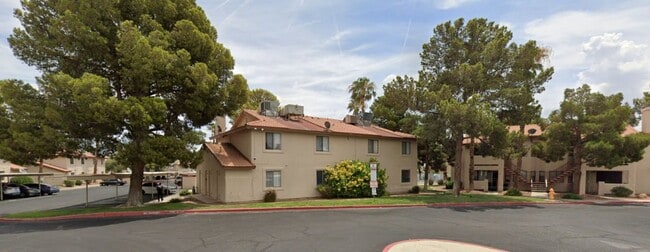 Building Photo - 725 Rock Springs Dr