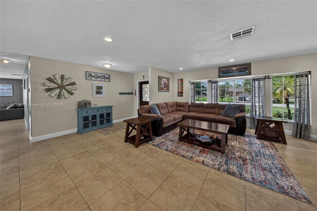 Building Photo - 10751 SW 26th Ct