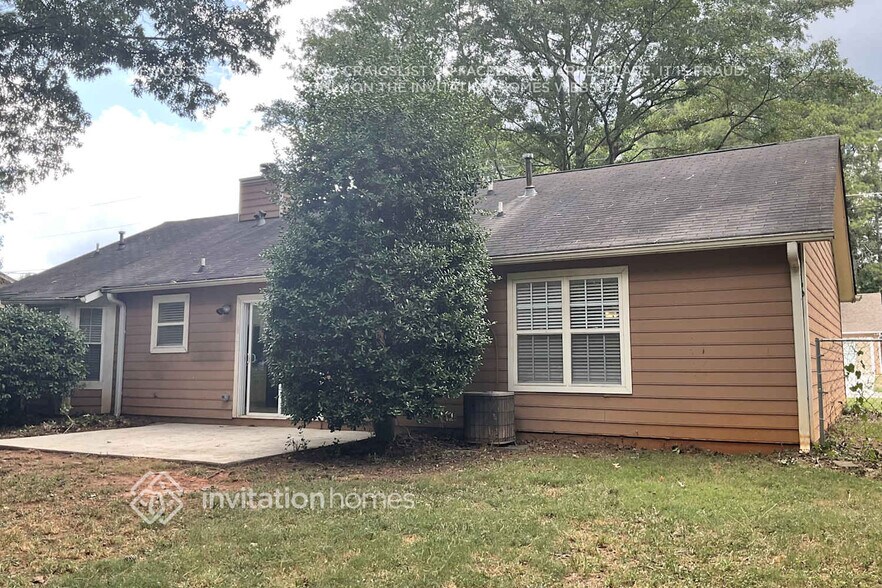 Building Photo - 1160 Park Creek Cir