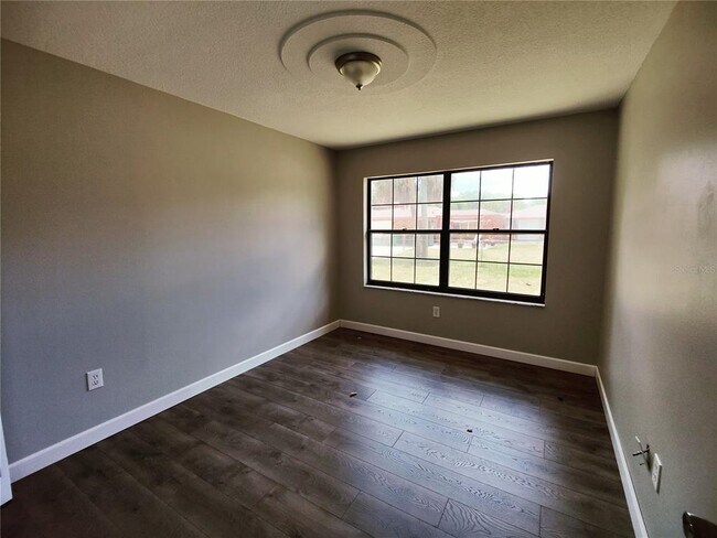 Building Photo - 2655 Wagon Rd