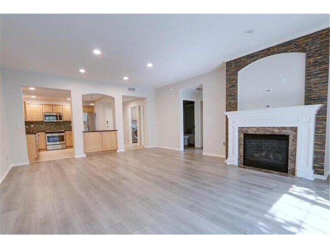Building Photo - 8317 Townsend Dr