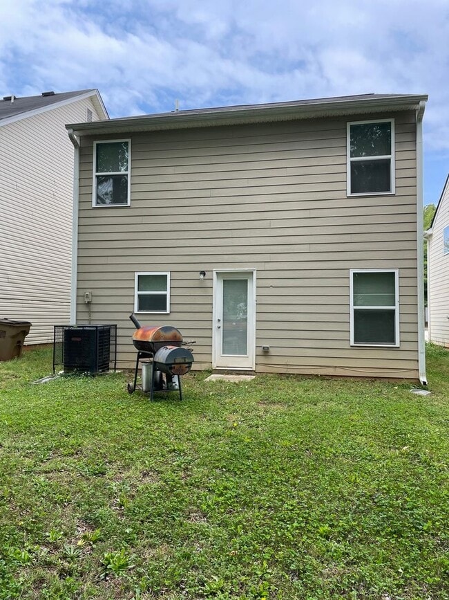 Building Photo - Charming 3BR House in Hampton