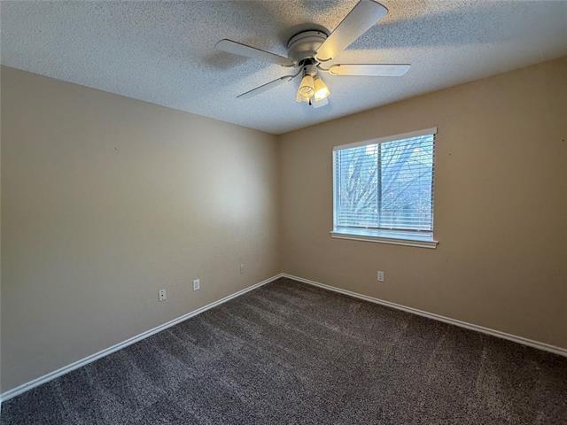Building Photo - 706 Willow Oak Dr