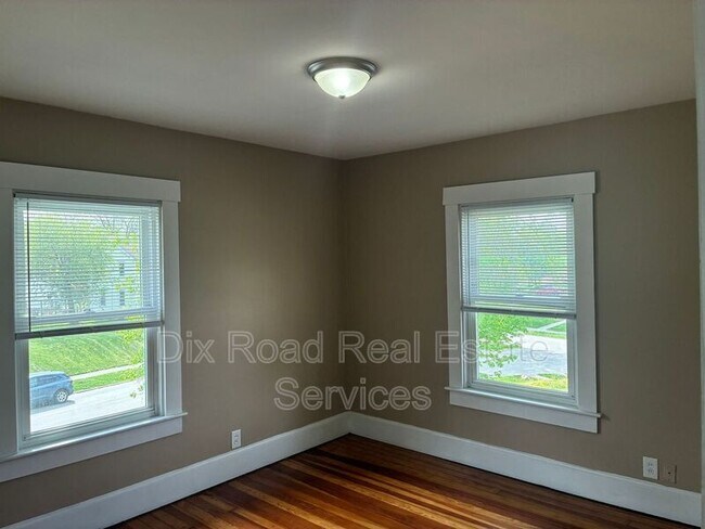 Building Photo - 504 Highland St