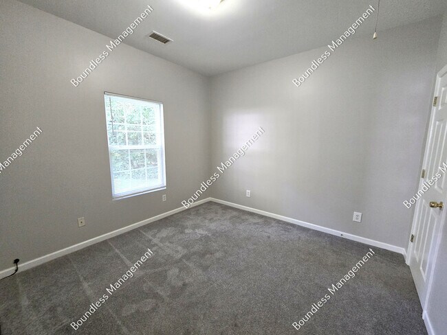 Building Photo - 2874 Sylvan Rd
