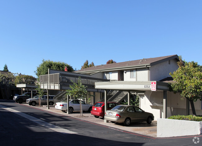 Building Photo - La Jolla Park Villas