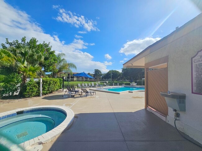 Building Photo - 10204 Mangrove Dr