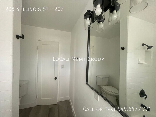 Building Photo - 208 S Illinois St