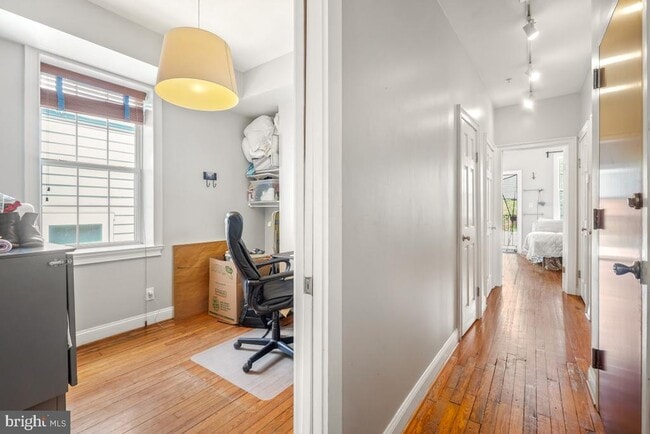 Building Photo - 1543 6th St NW