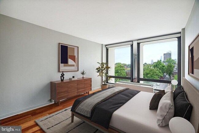 Building Photo - 220 Locust St