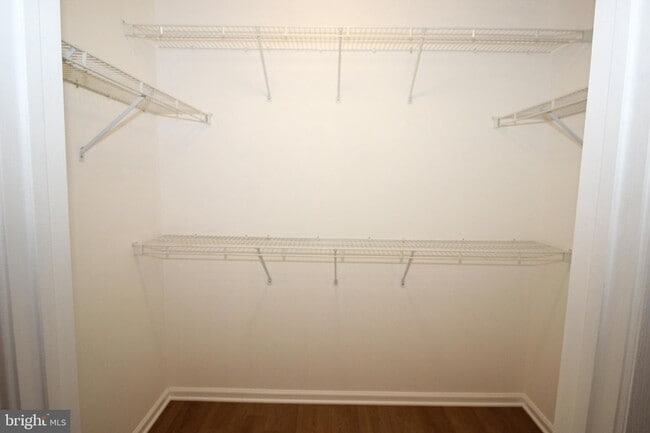 Building Photo - 1004 Julian Dr W