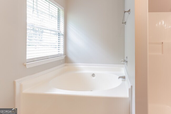 Building Photo - 4258 Ward Bluff Dr