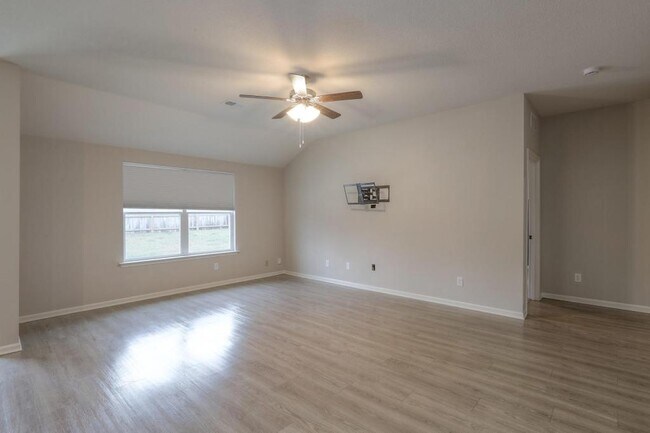 Building Photo - 8004 SE 6th St