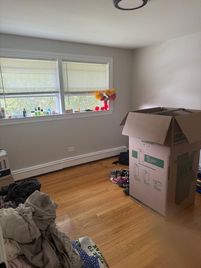 Building Photo - Spacious 2 Bedroom in Beverly