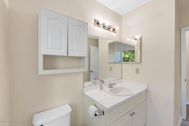 Building Photo - 800 Navesink River Rd