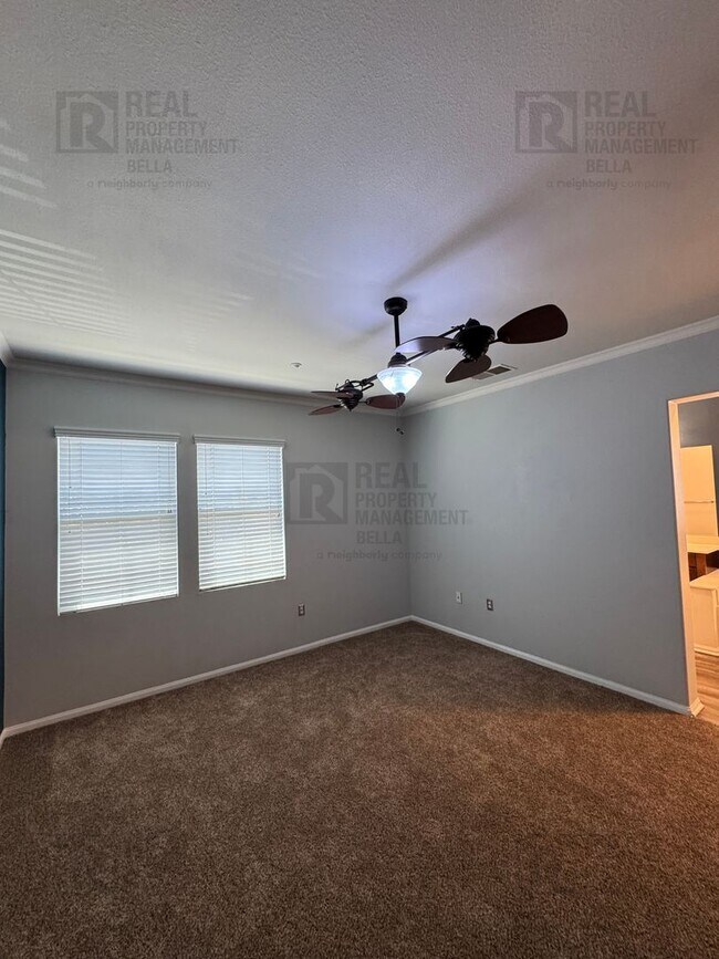 Building Photo - Resort-Style Living Awaits in This Spacious Canyon Hills 3-Bedroom Condo