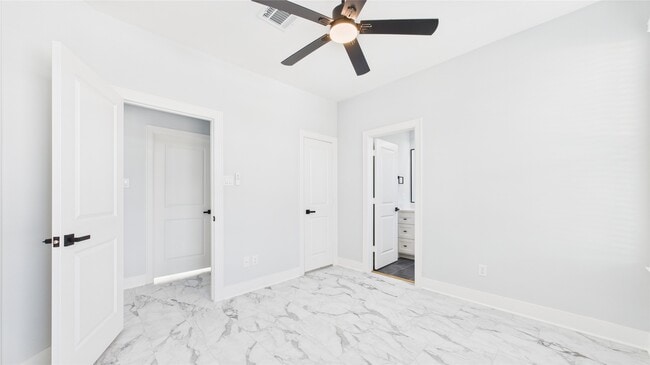 Building Photo - 3413 Daphne St