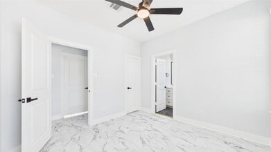 Building Photo - 3413 Daphne St