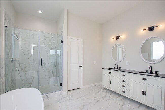 Building Photo - 4916 Sunbeam St