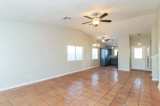 Building Photo - 1808 W Curry Dr