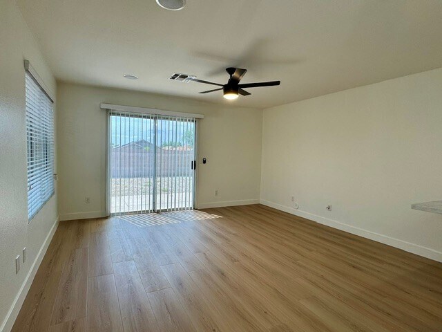 Building Photo - 446 S 86th Pl