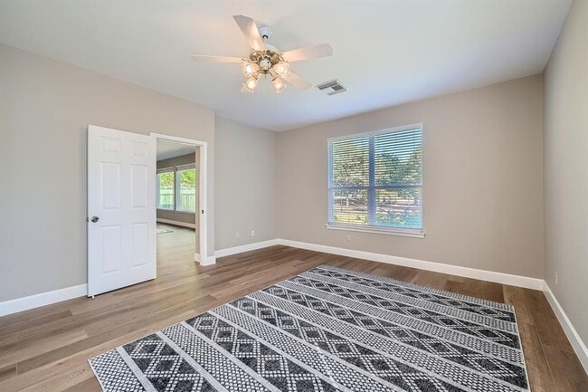 Building Photo - 15013 Doria Dr