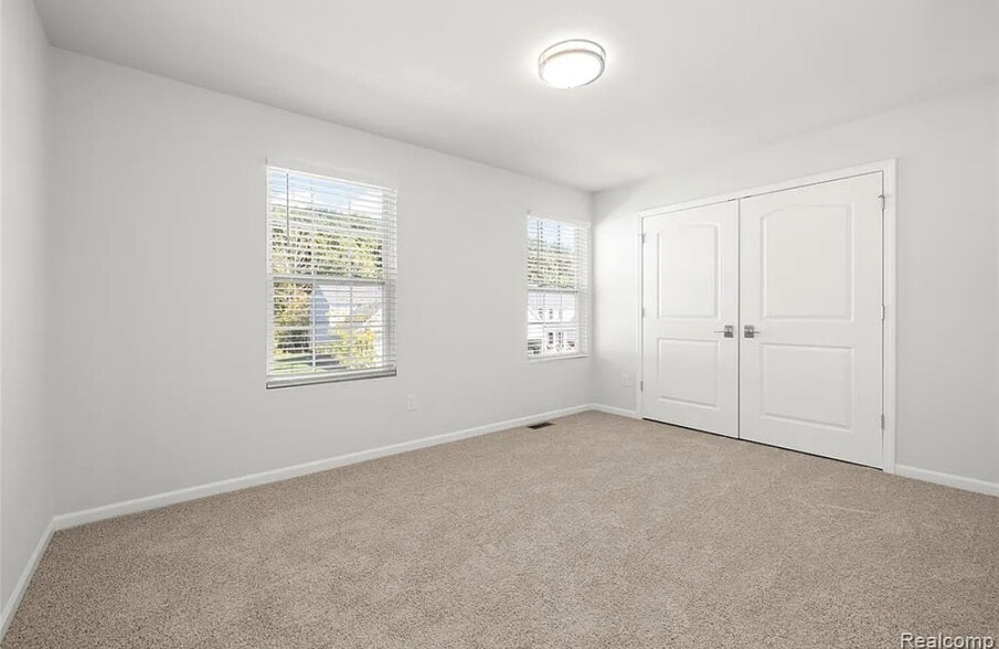 Building Photo - 3449 Haverford Dr