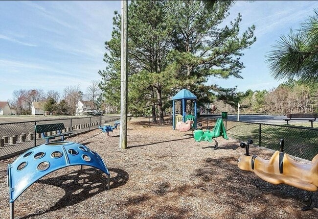 Building Photo - Beautiful two story home in the Ashbrook C...