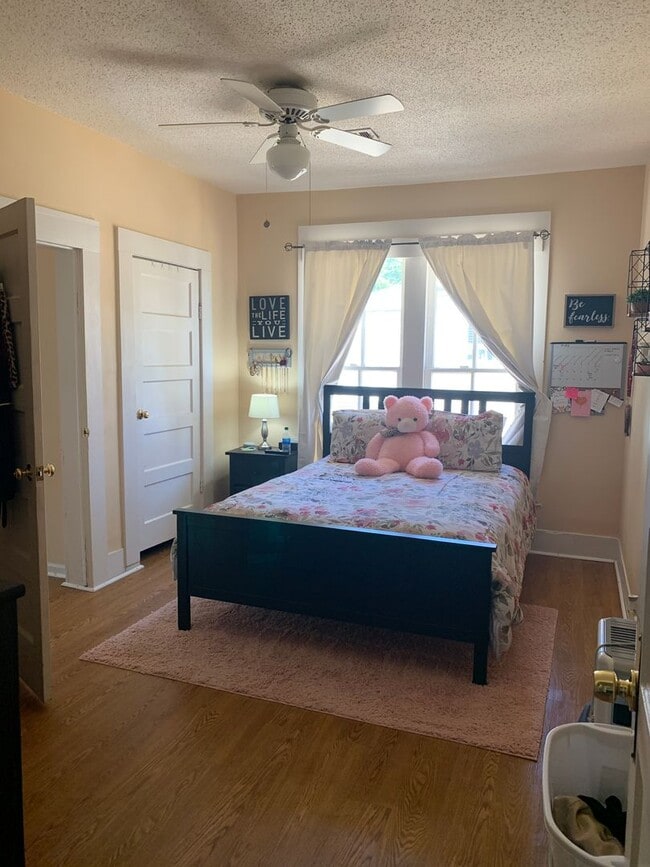 Building Photo - 1606 3rd Ave