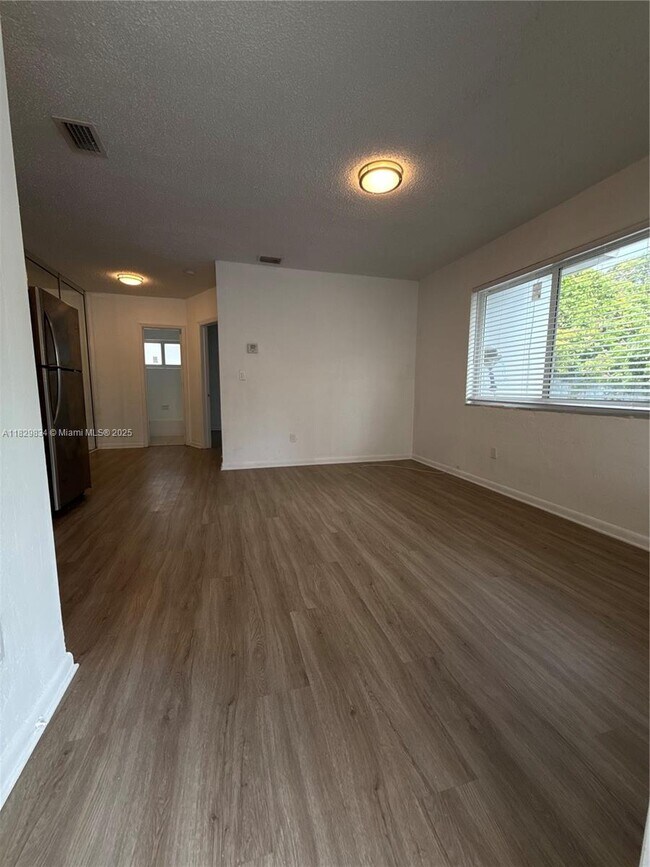 Building Photo - 5515 NW 6th Pl