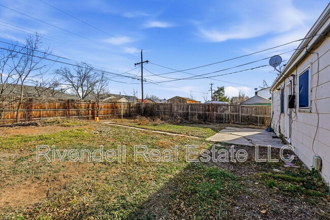 Building Photo - 730 Lima St