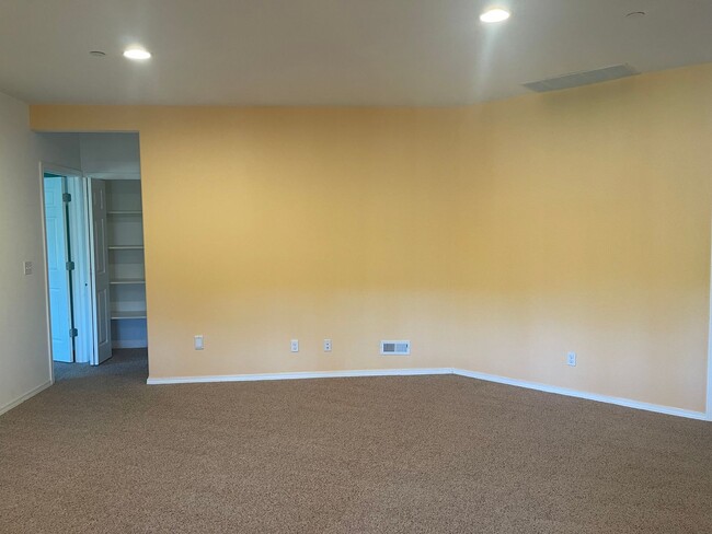 Building Photo - Gorgeous custom built home