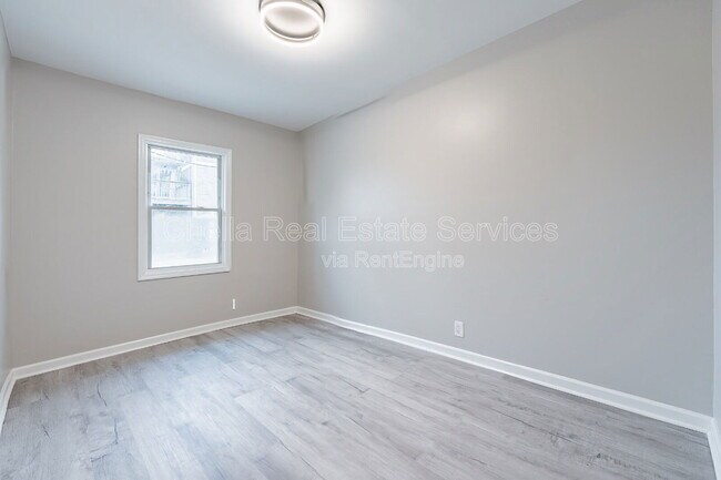 Building Photo - 922 Morrow Rd