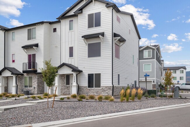 Building Photo - 3998 N Wildcat Ln